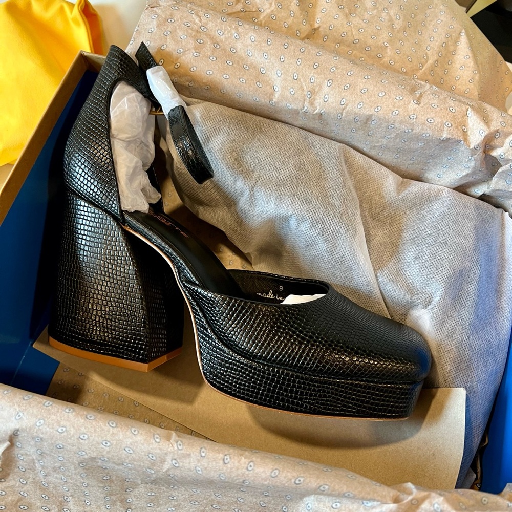 Charlotte Stone FRAN sculpted platform shoes in BLACK